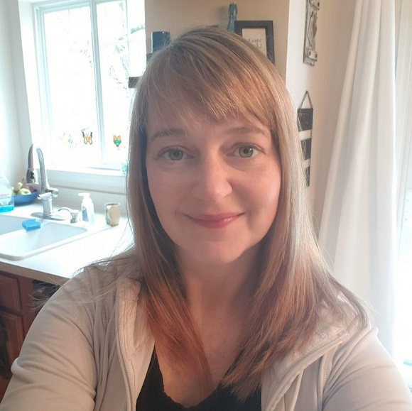 Meet your Posher, Steph - Picture 1 of 1